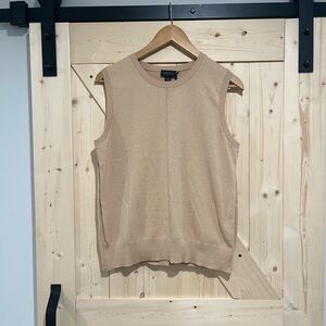 NWT Carlisle Merino Wool Sweater Vest in Beige, Size Large.